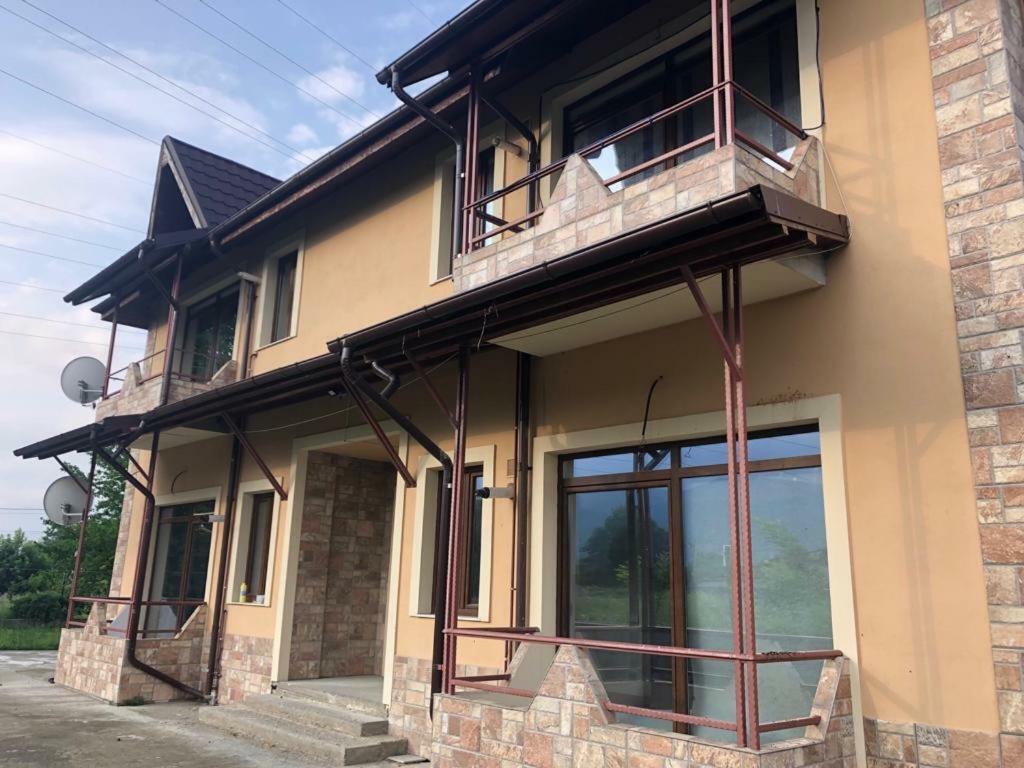 Casa Francesca Leilighet Comanesti  Eksteriør bilde